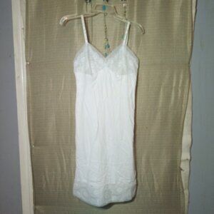 size 34 womans vintage Vanity Fair slip dress